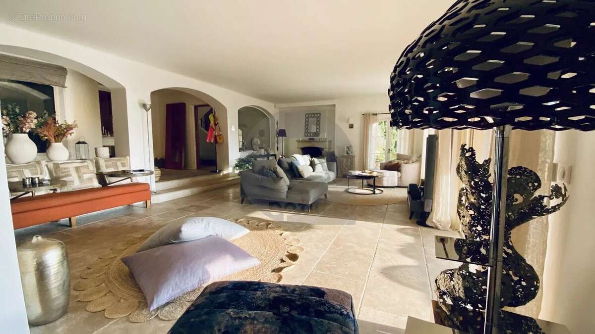 Maison à LA COLLE-SUR-LOUP