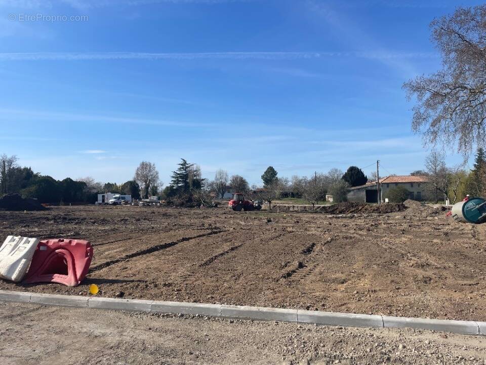 Terrain à SAINT-SELVE