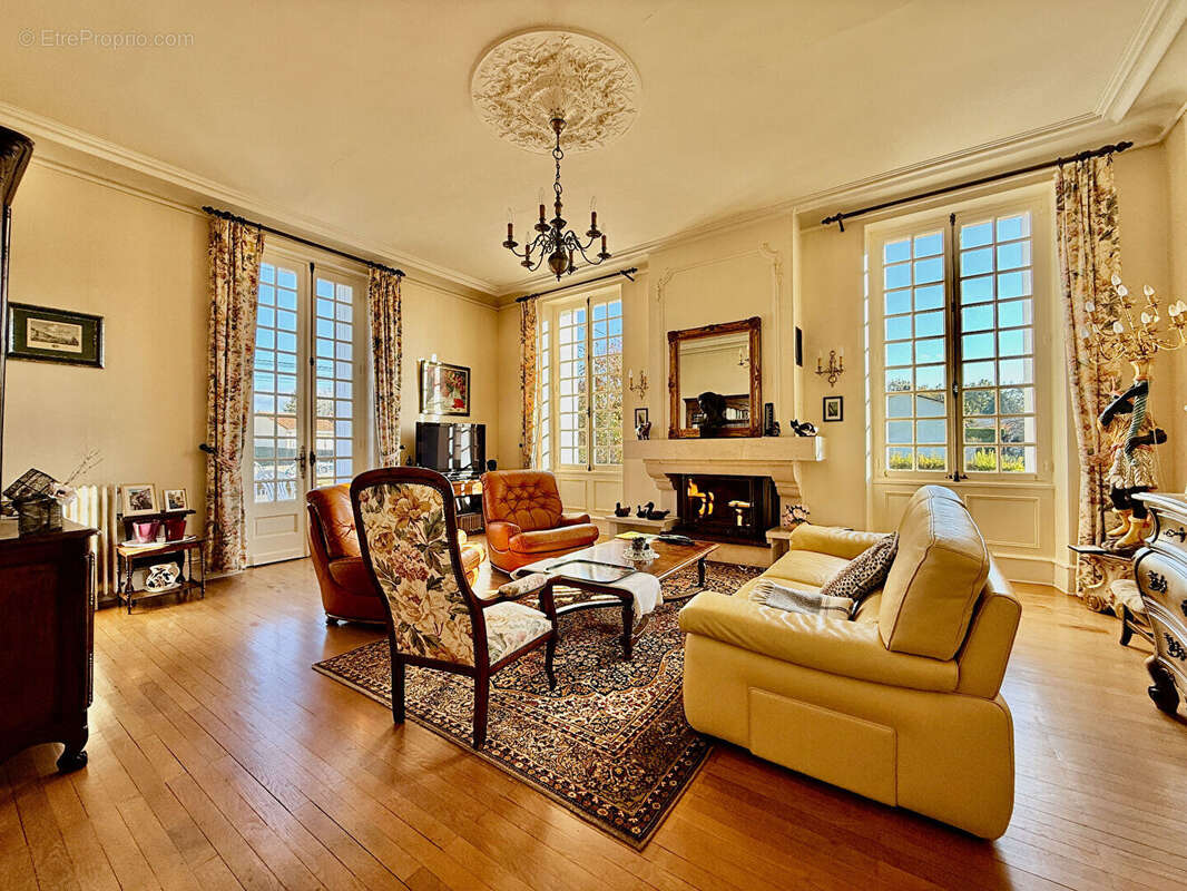 Maison à VOEUIL-ET-GIGET