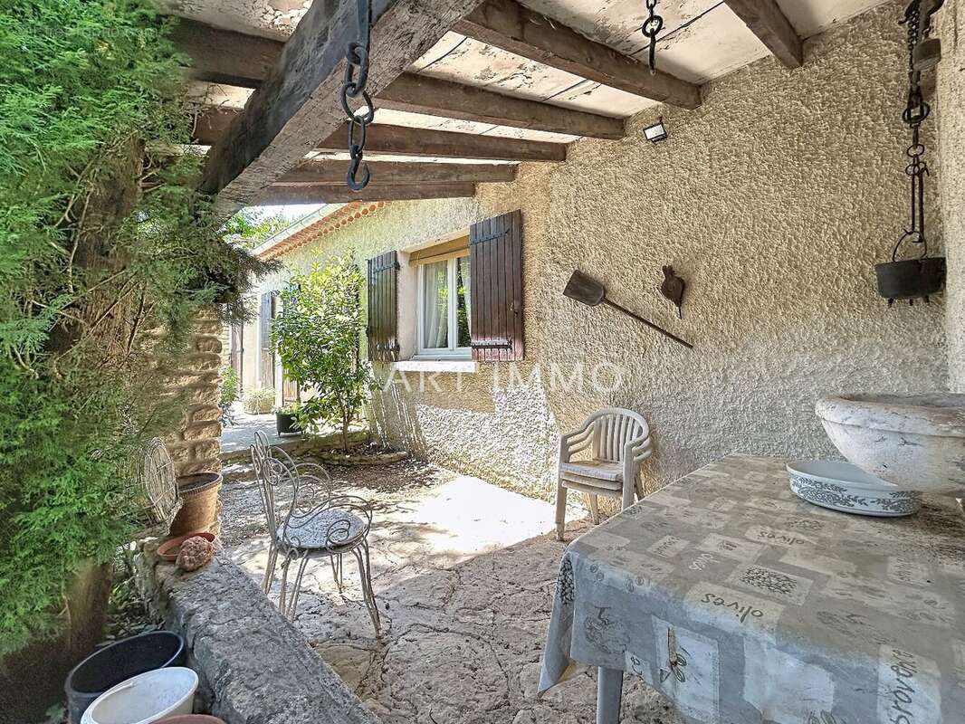 Maison à ROBION