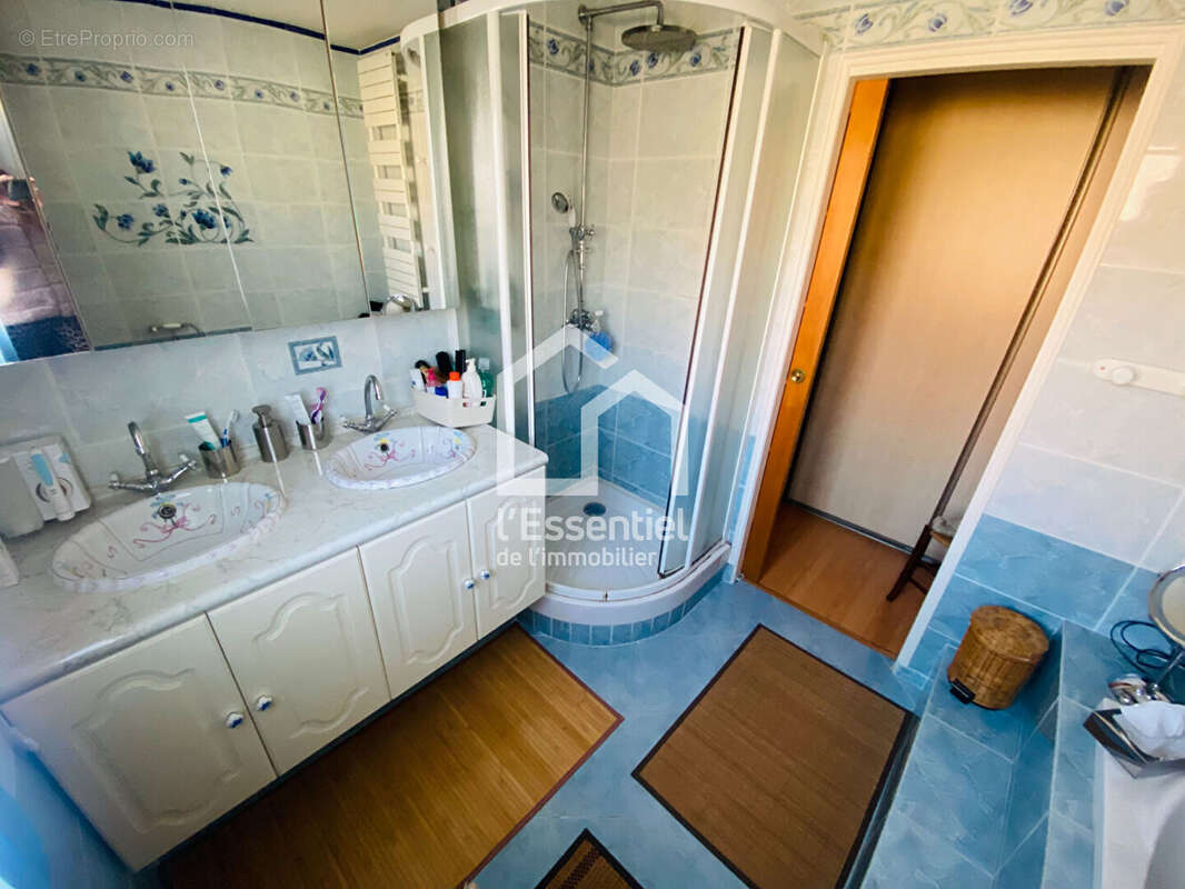 Maison à VAUX-SUR-SEINE