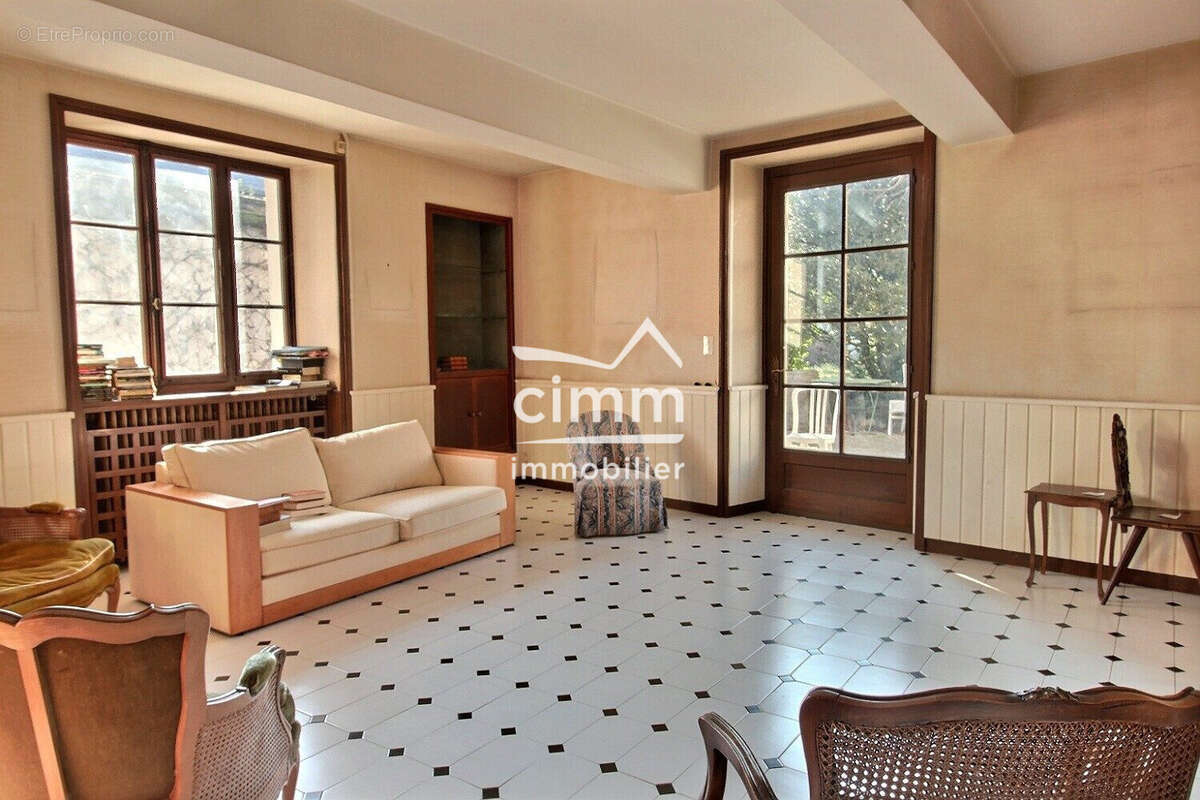 Maison à BEAUREPAIRE