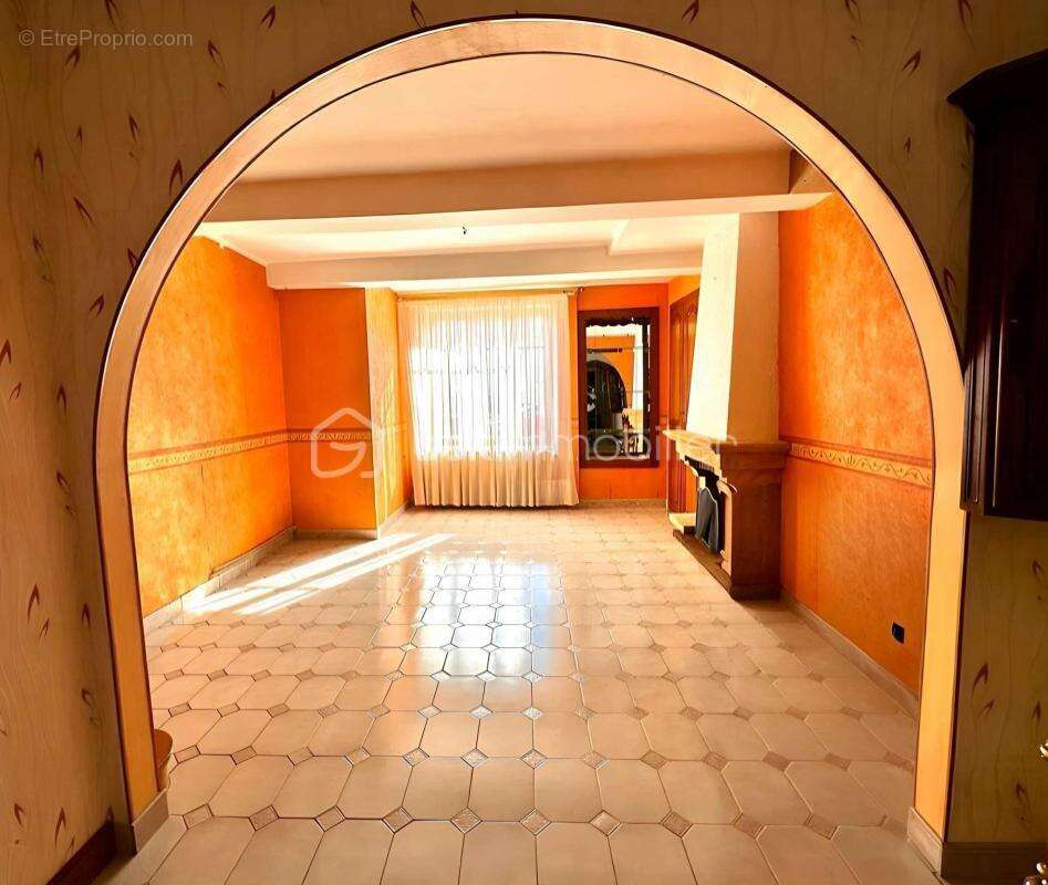 Maison à VRIGNE-AUX-BOIS