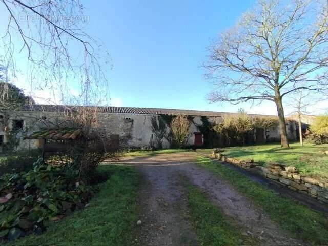 Maison à BRION-PRES-THOUET