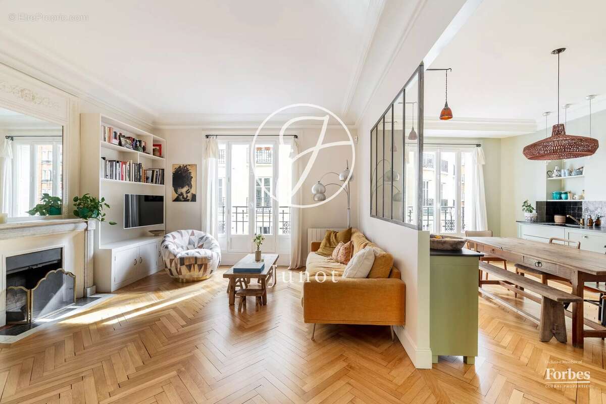 Appartement à PARIS-18E