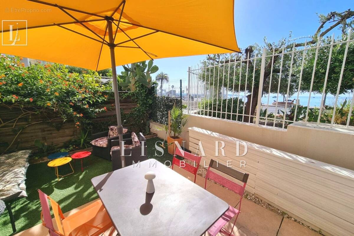 Appartement à VALLAURIS