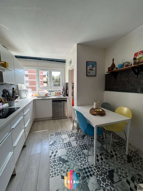 Appartement traversant de 95 m2 avec terrasse et double box   Résidence Le Méditerranée, Marseille - photo 8