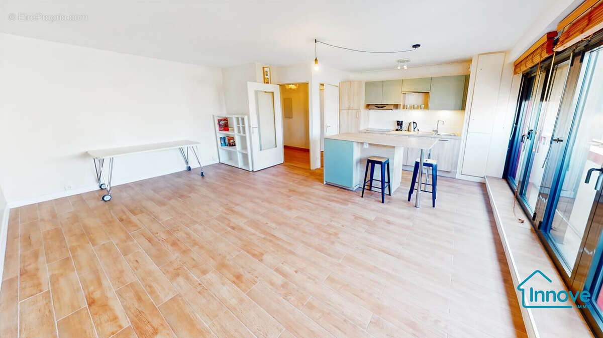 Appartement à PARIS-14E