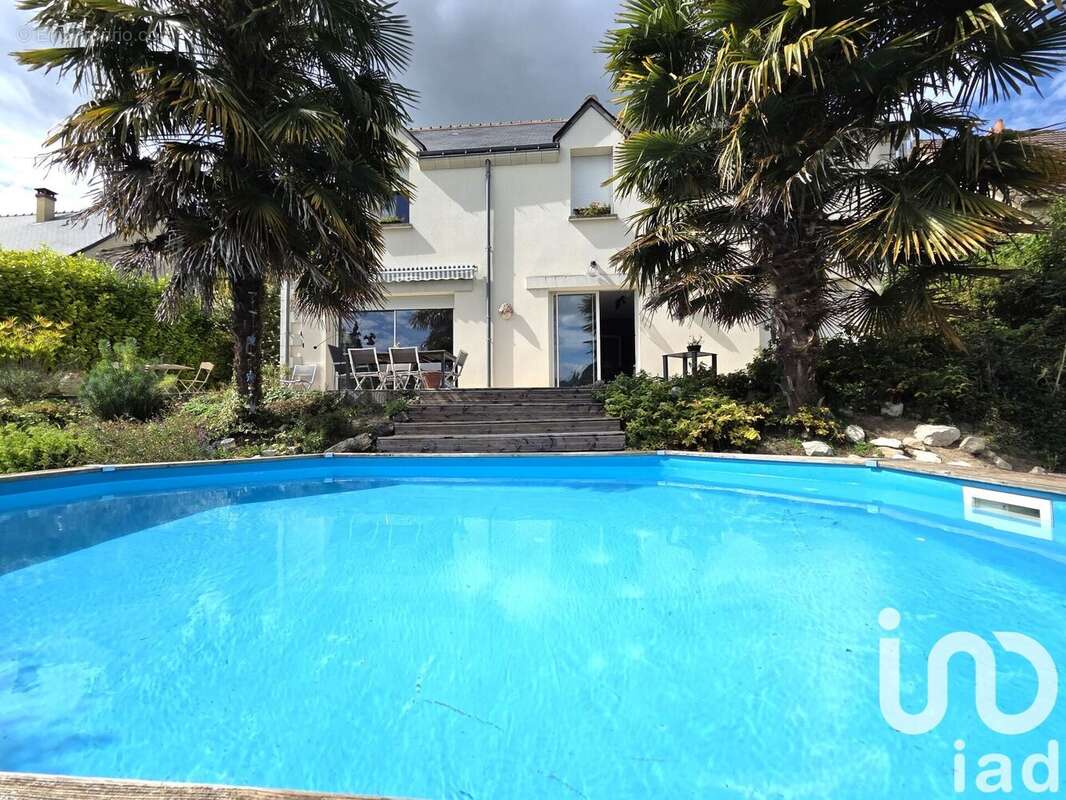 Maison 213 m² à Saint-Epain  - photo 8