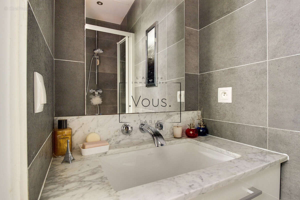 Autre à PARIS-3E