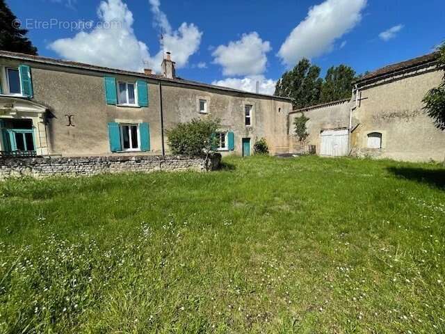 Maison à BRION-PRES-THOUET