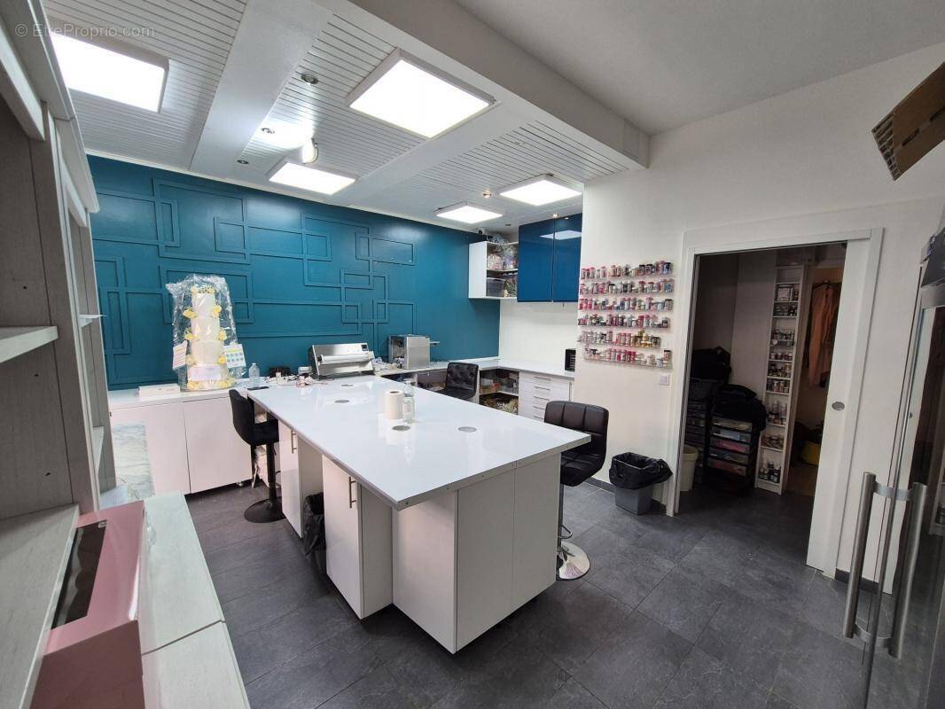 Commerce à PARIS-17E