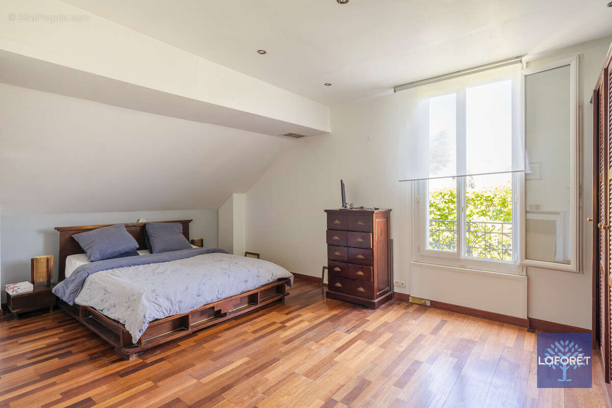 Maison à LES PAVILLONS-SOUS-BOIS