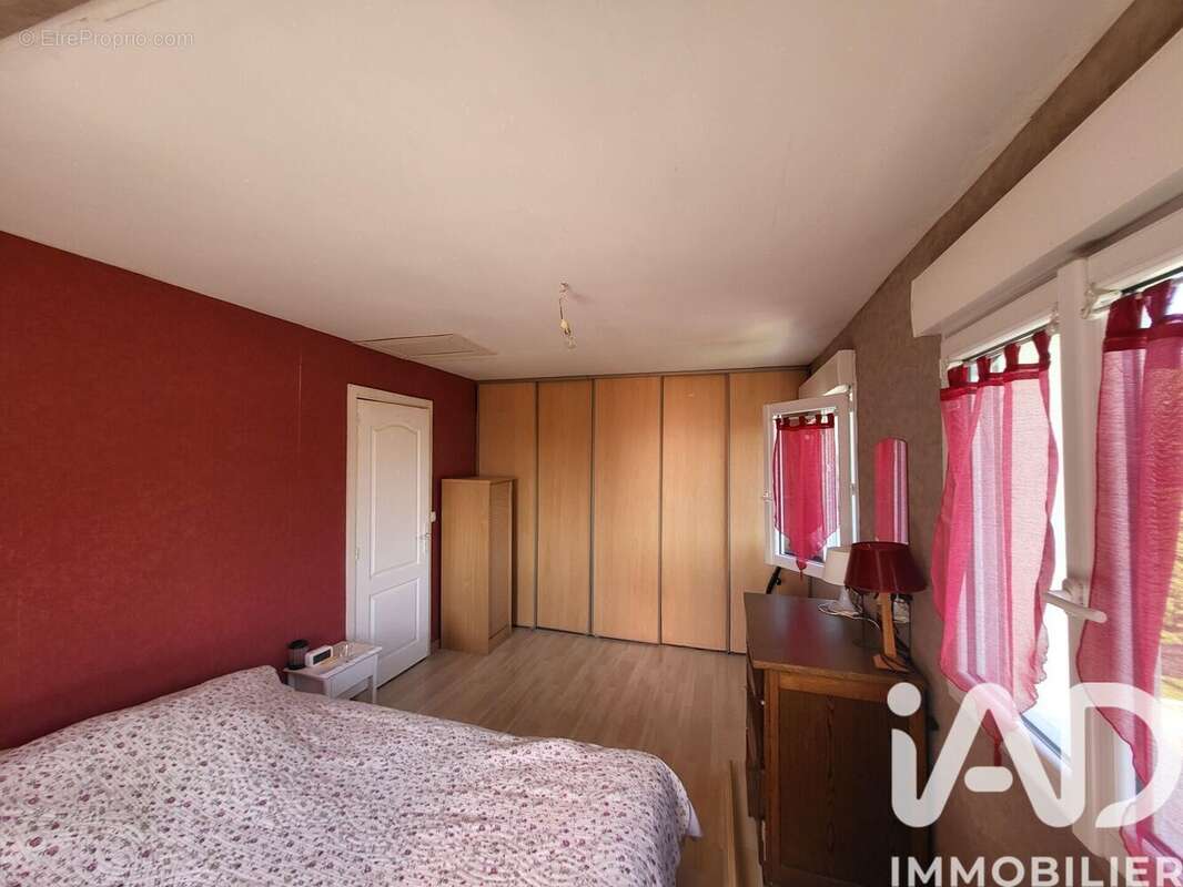 Maison 125 m² à Roncenay  - photo 8