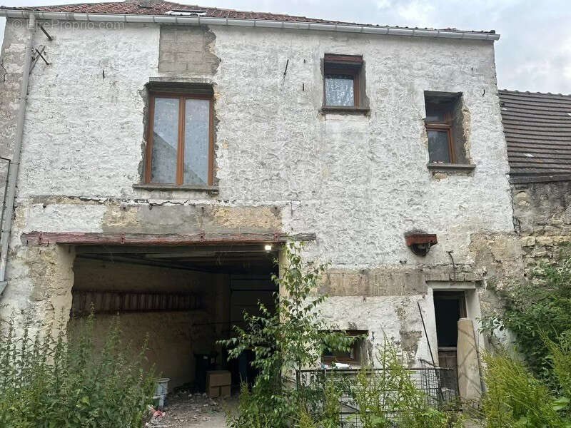 Appartement à PRESLES