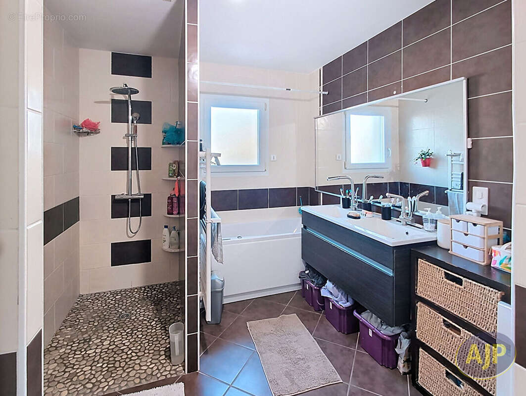 Maison à VIEILLEVIGNE