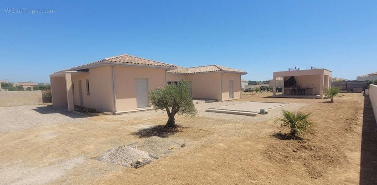 Maison à PARAZA