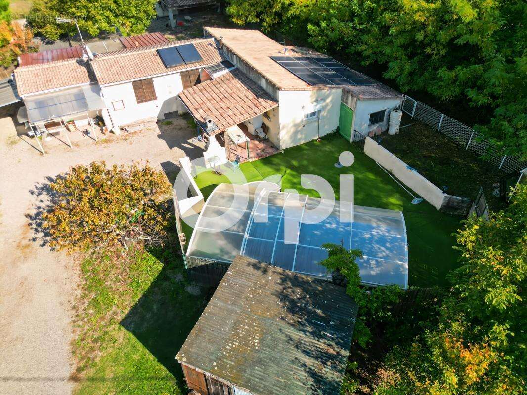 Maison à GROSPIERRES