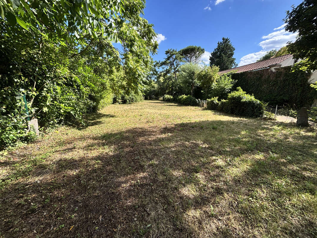 Très beau terrain dans un quartier prisé de RIOM - photo 2