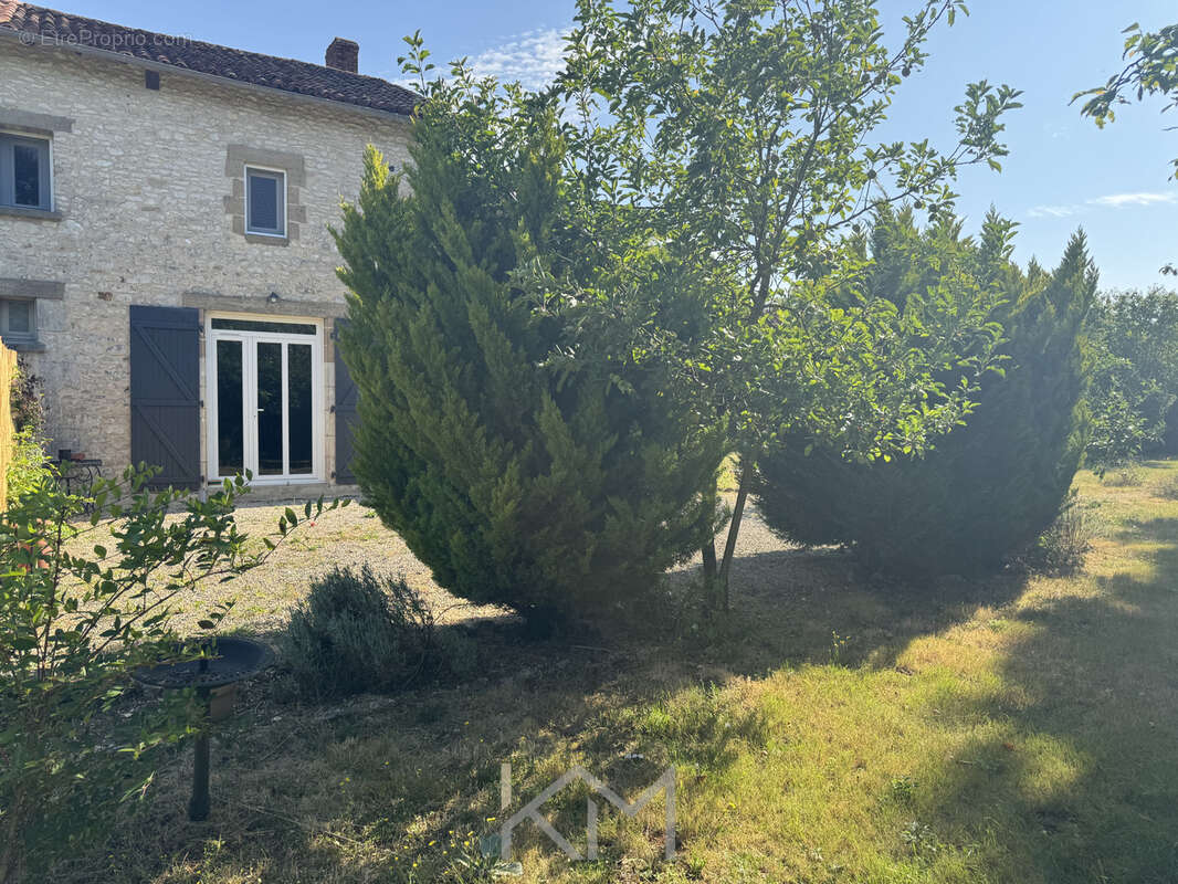 Maison à SAINT-MARTIN-L'ARS
