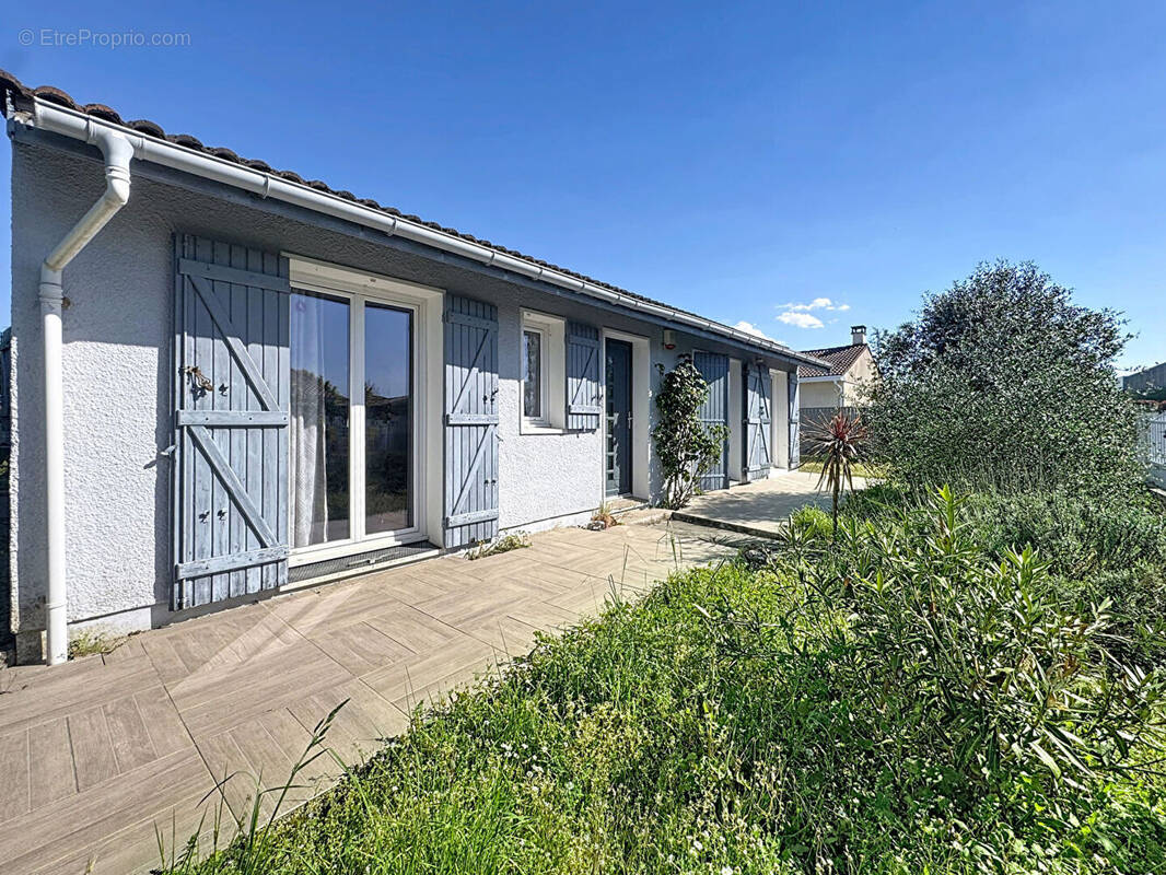 Maison à PAREMPUYRE