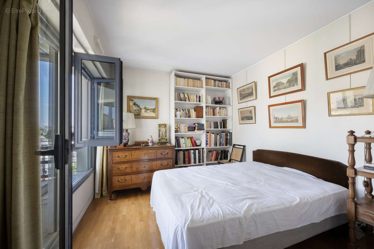 Appartement à PARIS-14E