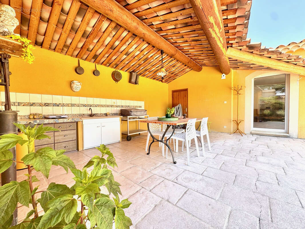Maison à VALREAS