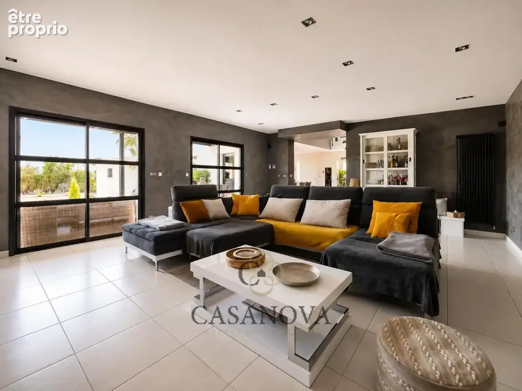 Maison familiale de 266 m² avec piscine et terrain de 1 000 m² à Montarnaud - photo 8