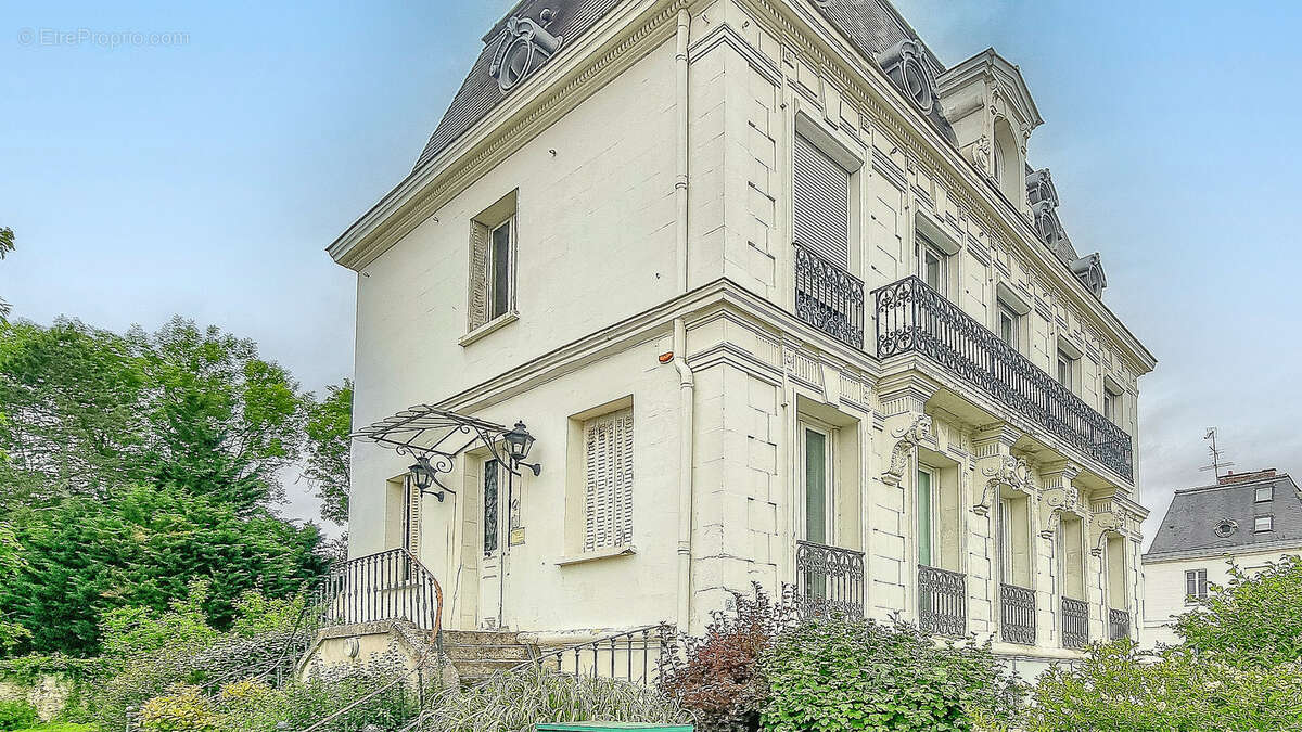 Appartement à LAMORLAYE