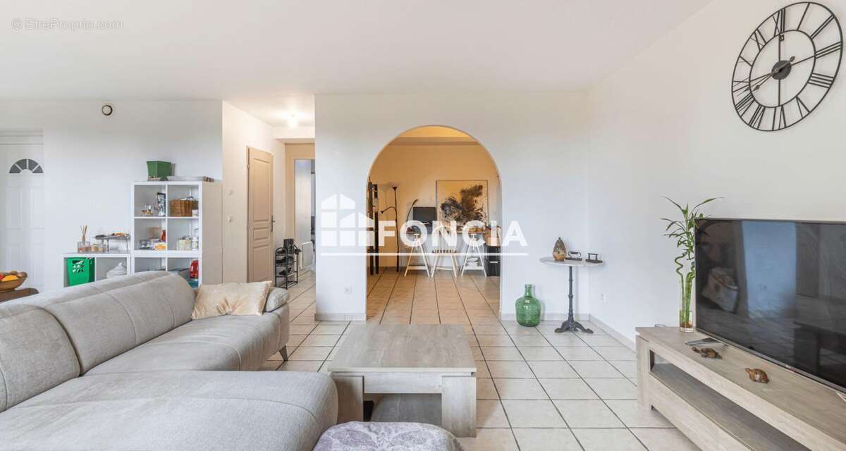Appartement à PORT-DE-BOUC