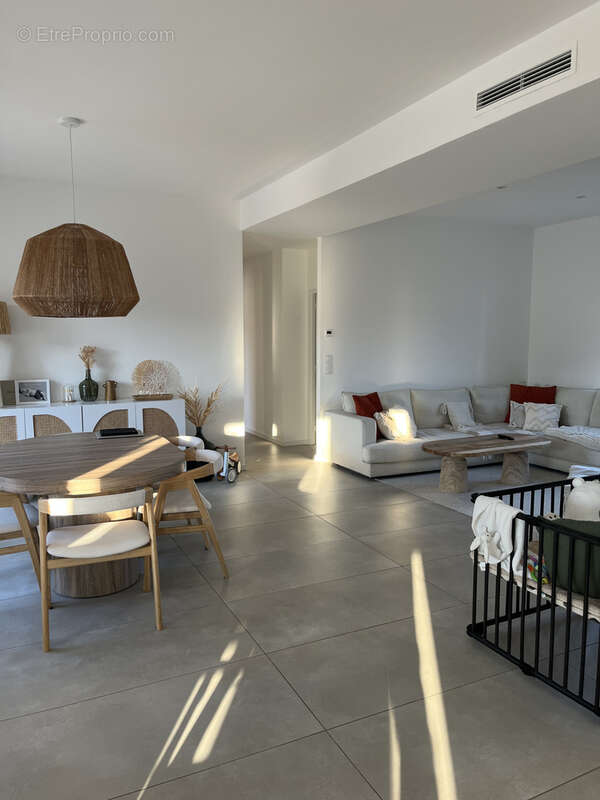 Maison à SAINTE-COLOMBE-EN-BRUILHOIS