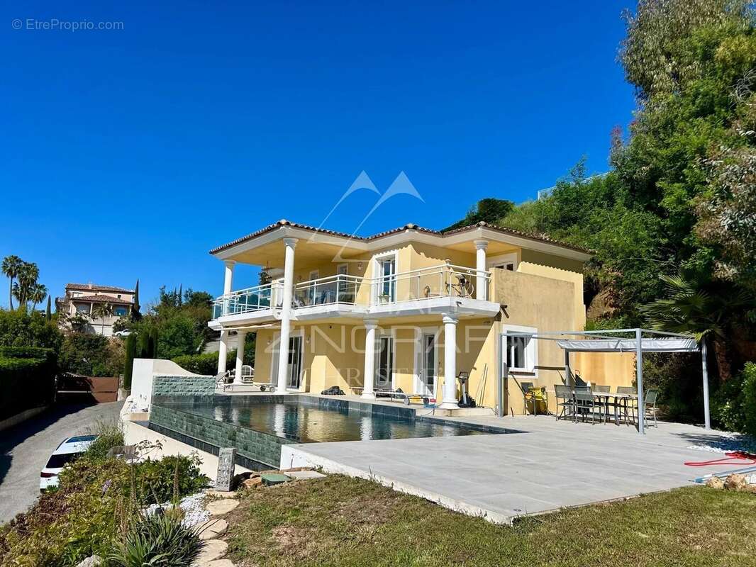 Maison à MANDELIEU-LA-NAPOULE