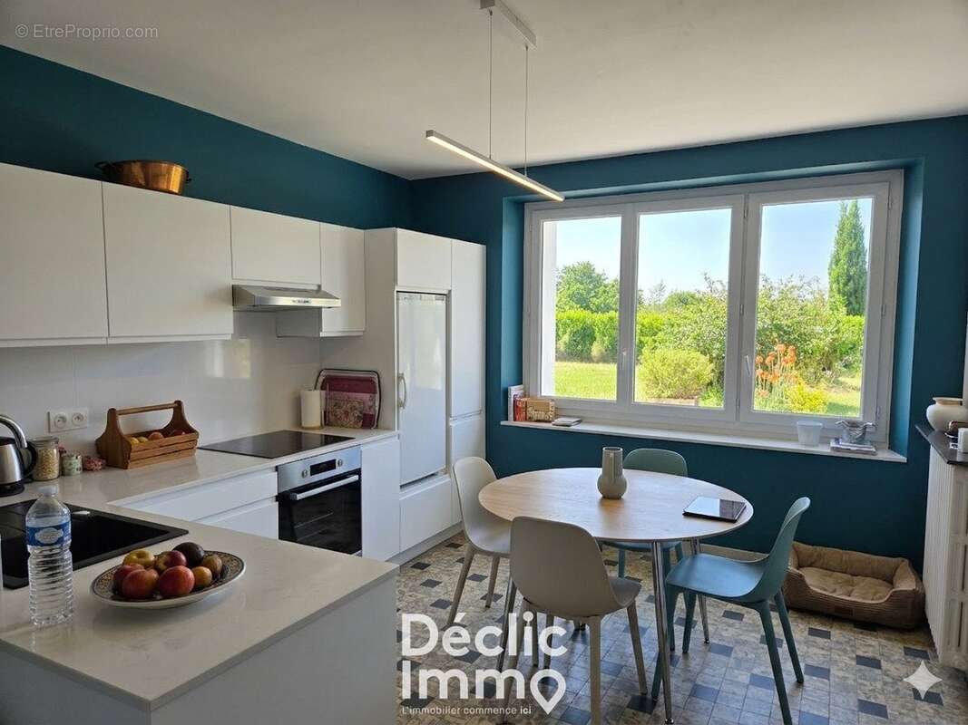 Maison avec studio indépendant et grandes dépendances  191 m² - photo 7