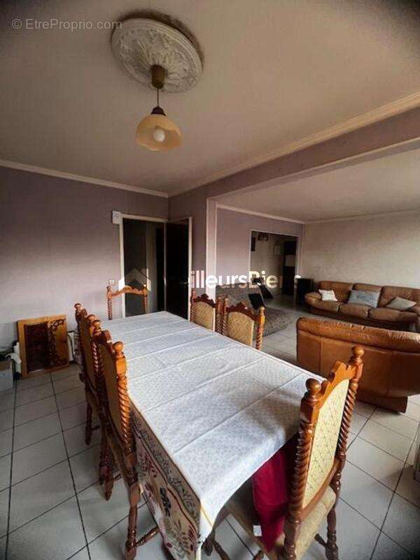 Appartement à COUBRON