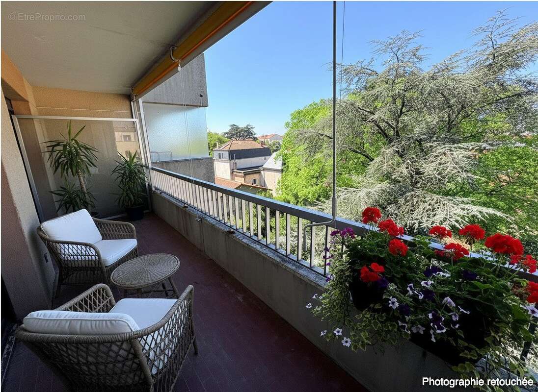 Photo retouchée - Appartement à ROMANS-SUR-ISERE