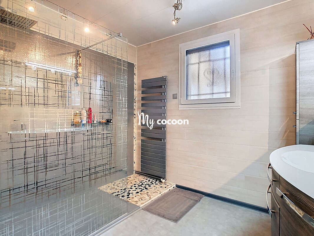 Maison - T5 - 141 m² - photo 17