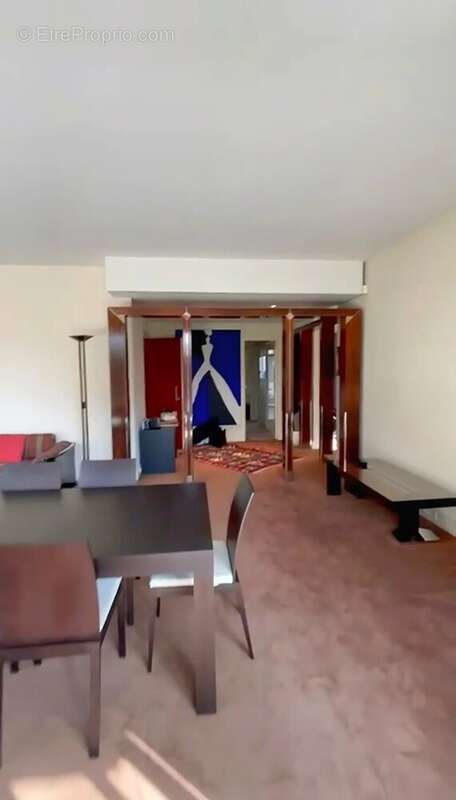 Appartement à NEUILLY-SUR-SEINE