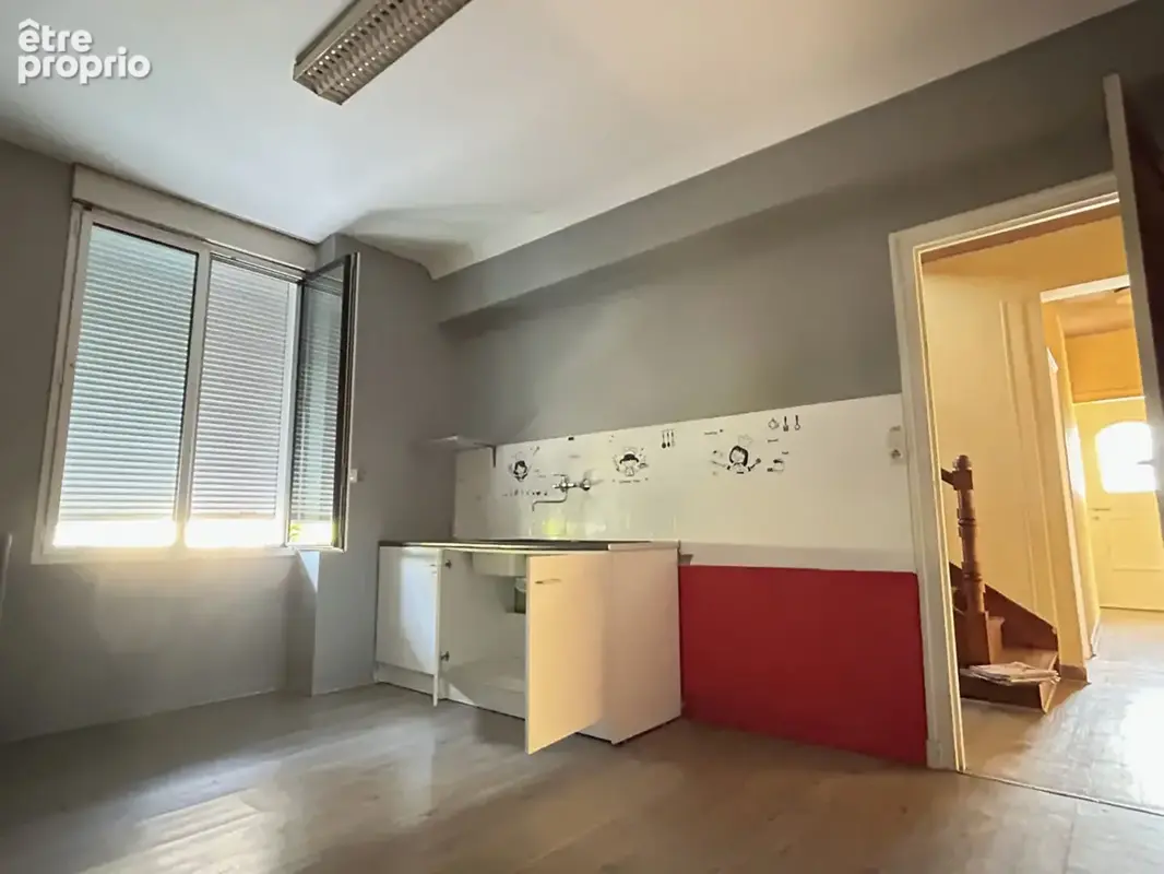 Maison de caractère 155 m² - Centre-bourg Montfort-sur-Meu - Terrain 660 m² - photo 5