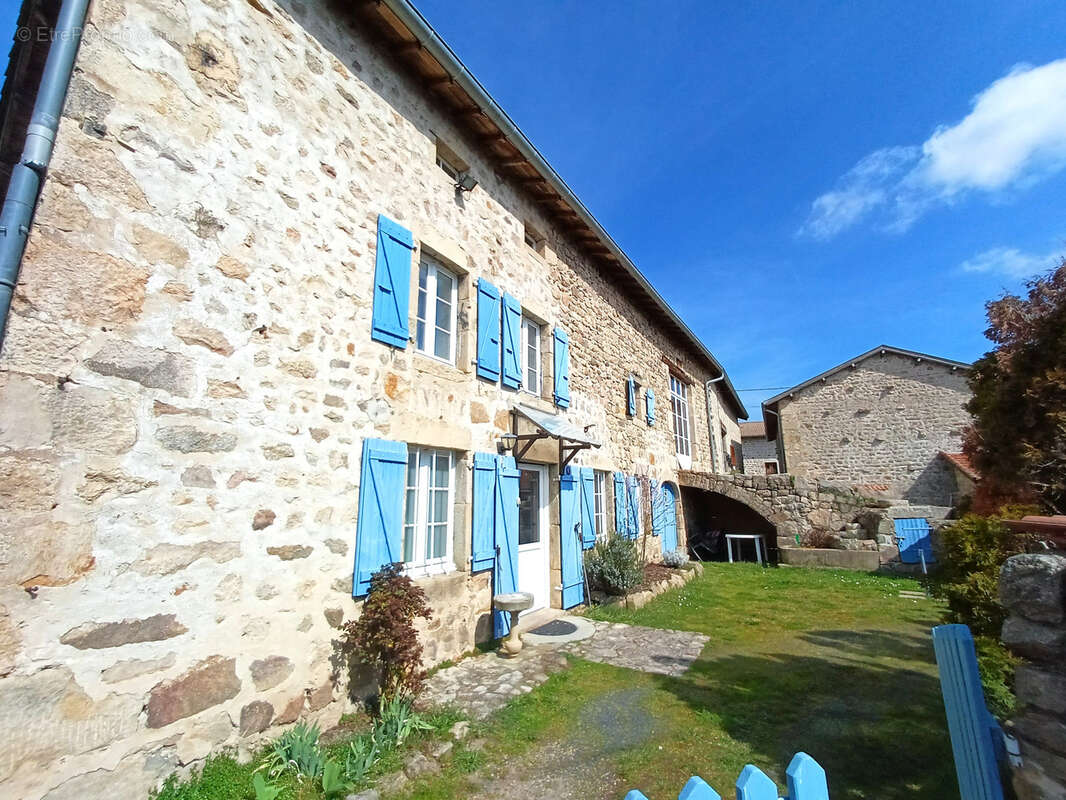 Maison à SAINT-JULIEN-D'ANCE