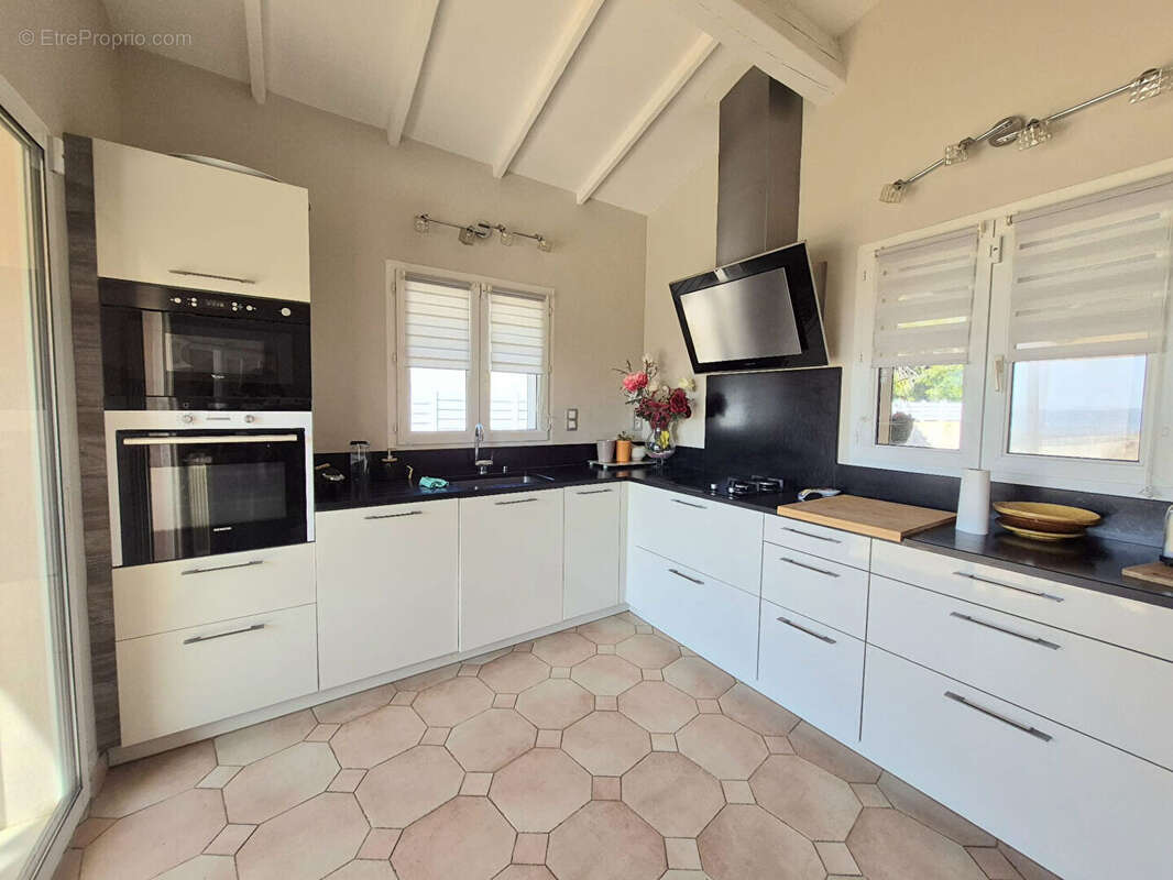 Maison à SAUSSET-LES-PINS