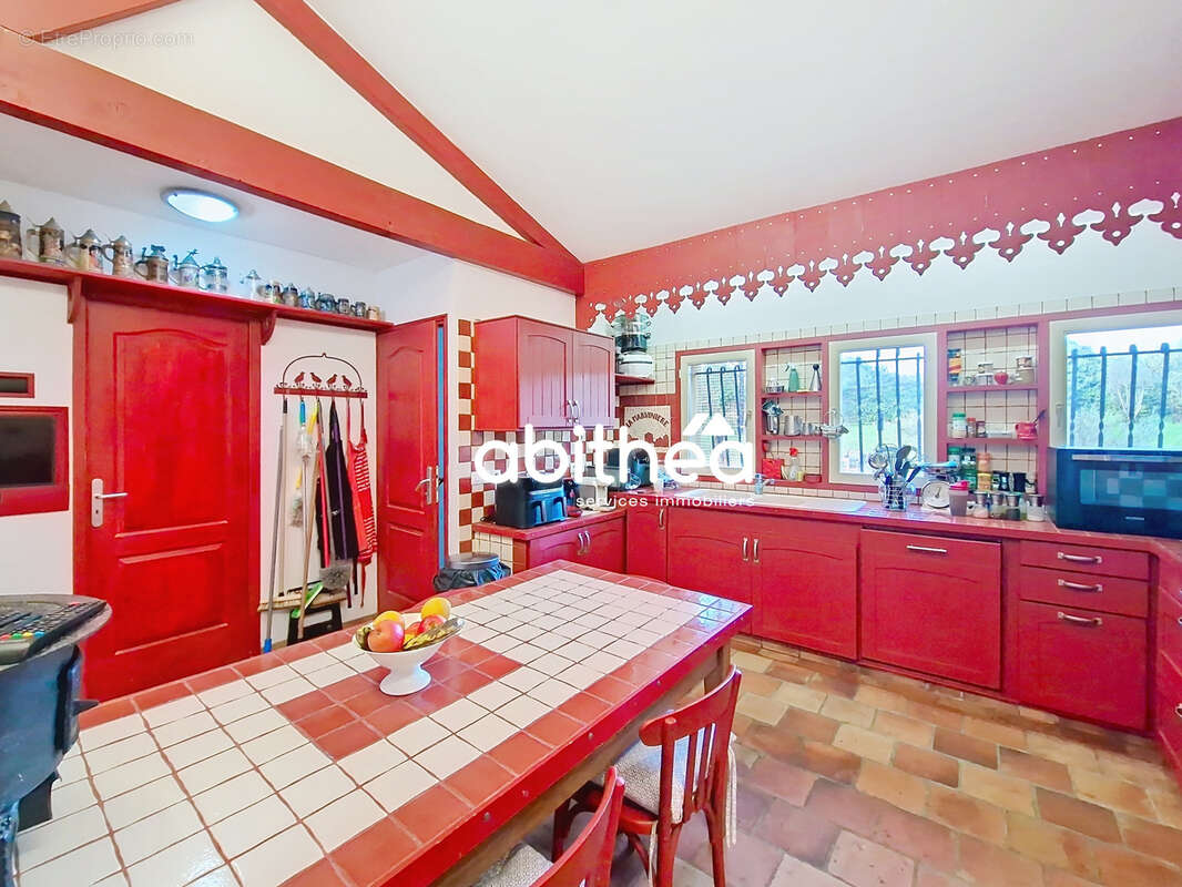 Maison à SAINT-BONNET-SUR-GIRONDE