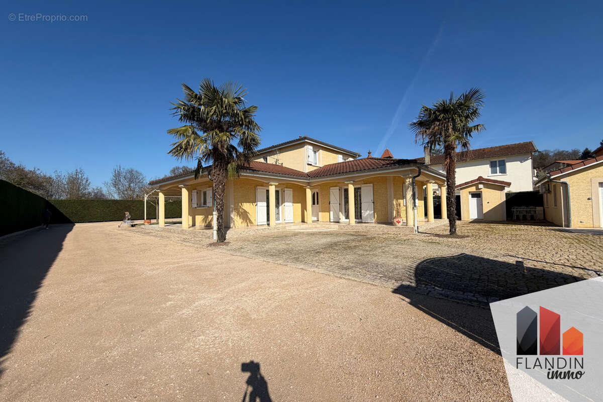 Maison à PARCIEUX
