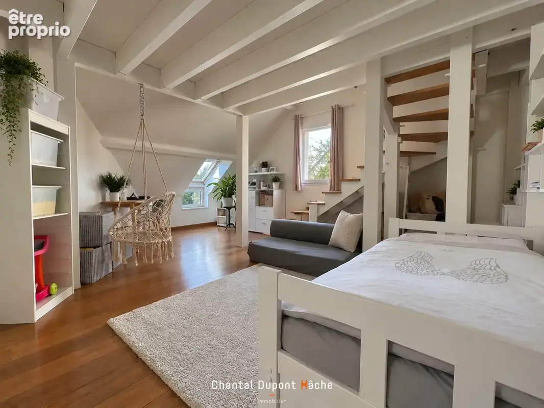 CHARTRES GARE A PIED - Maison contemporaine de 2005, 258m2 habitables, jardin et double garage ! - photo 15