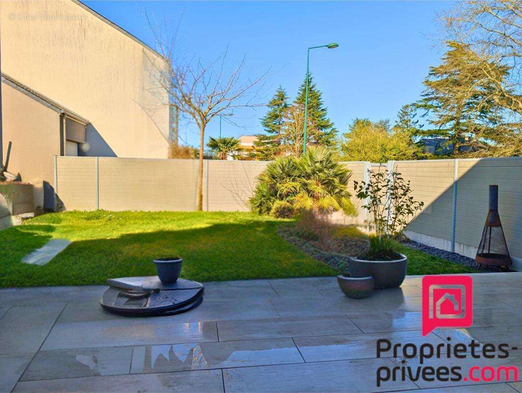 Maison à SAINTE-LUCE-SUR-LOIRE