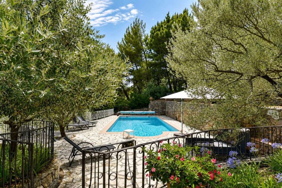 Fayence – Maison en pierre avec vue panoramique, piscine chauffée et oliveraie - photo 9