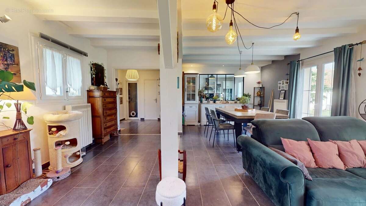 Maison à COUBRON