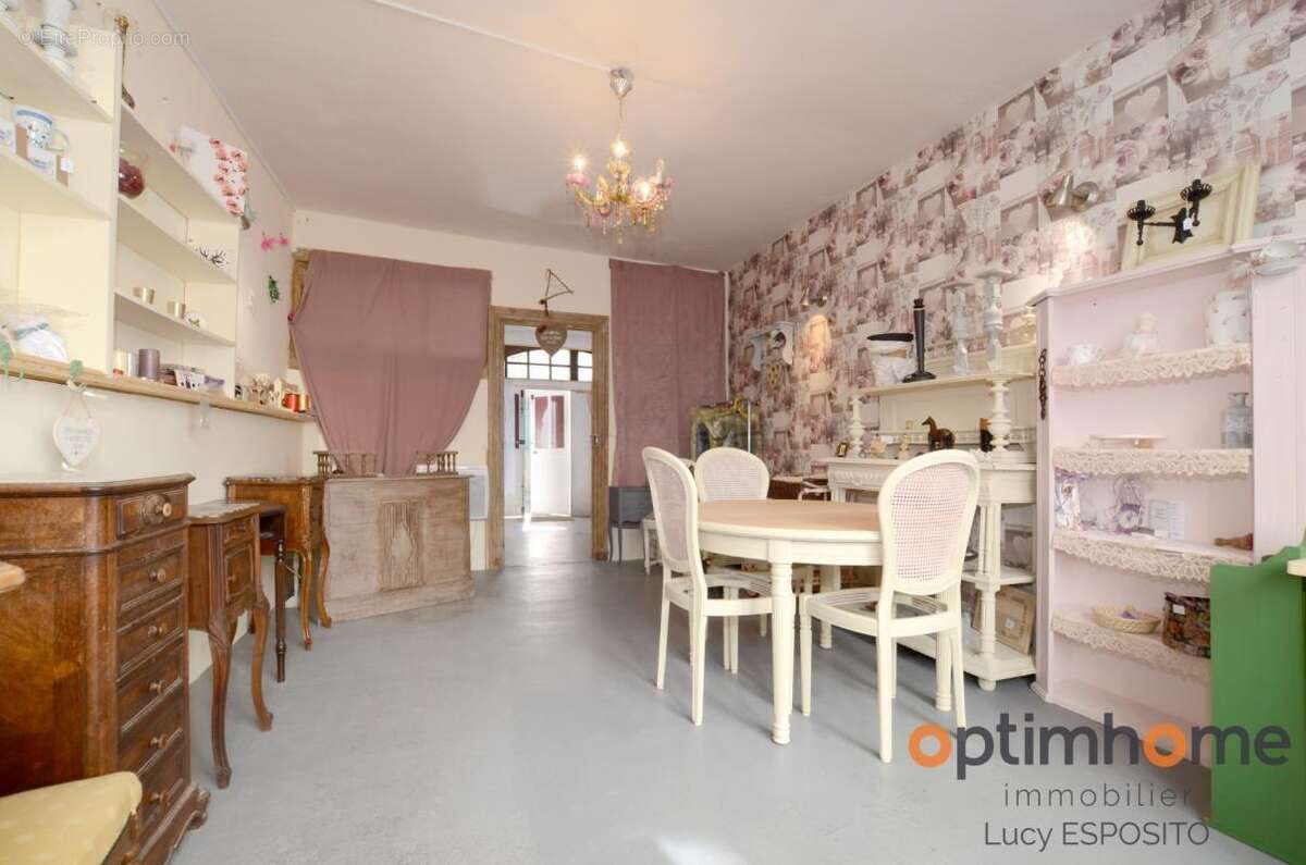  Opportunité Unique au Cœur du Village Historique de Confolens !  - photo 6