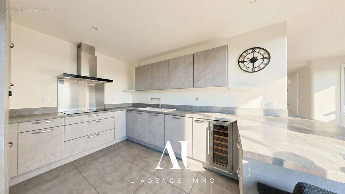 Appartement 133 m² à Saint-Genis-Pouilly  - photo 9