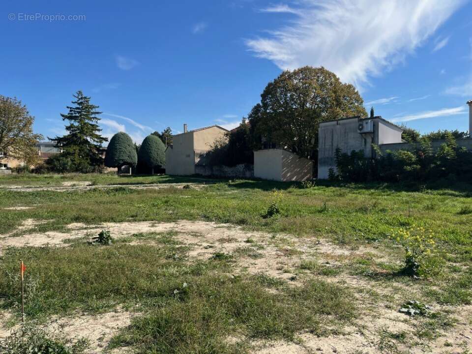 Terrain à VALREAS