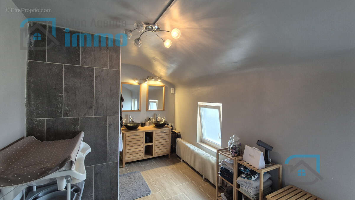 Maison à MEHUN-SUR-YEVRE